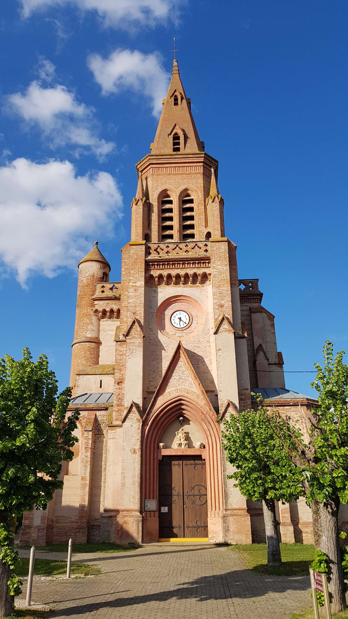 Eglise de Grépiac vue de façade
